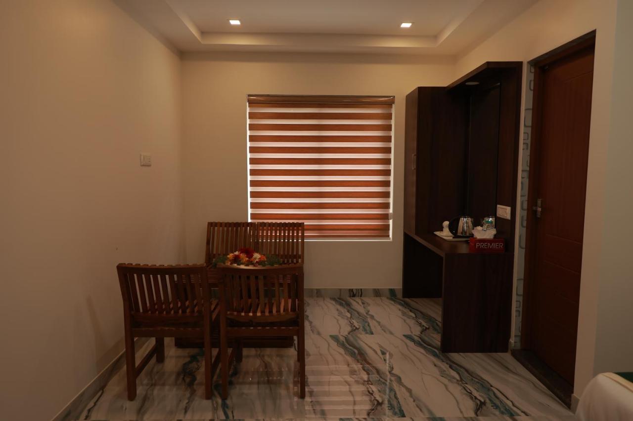 Hotel Delano Residency Kaliyal Exterior foto
